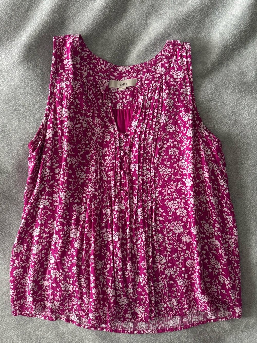 Flowy floral Loft top with buttons